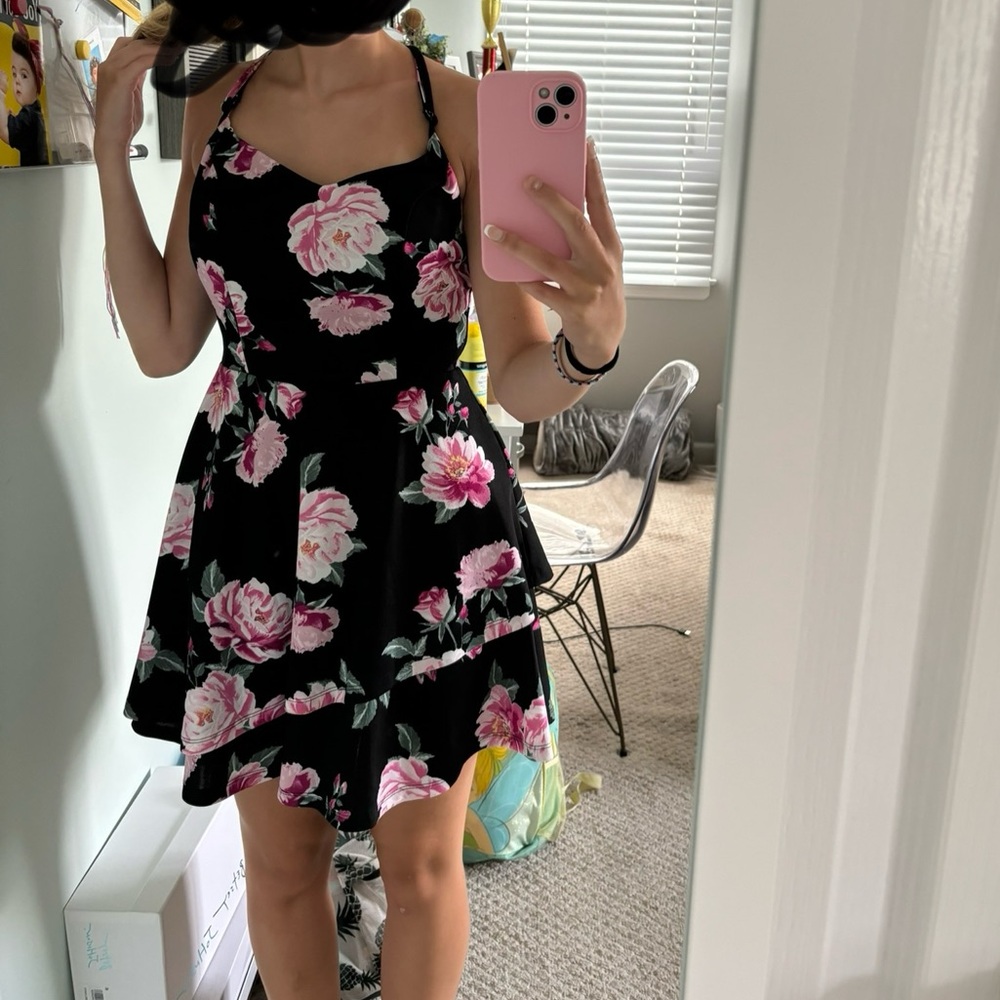 BLACK FLORAL PARTY DRESS